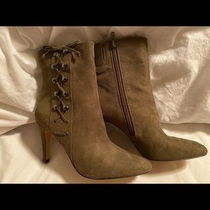 Nine West size 6 Boots